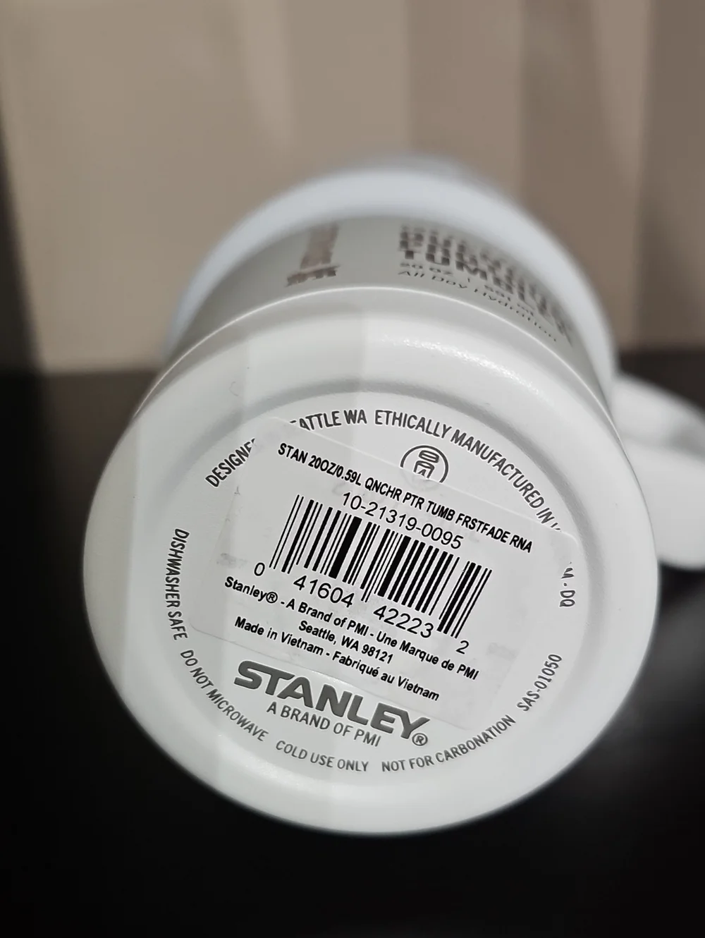 $35 Stanley 20oz Quencher ProTour Flip Straw Tumbler In Frost Fade - NWT - Picture 7 of 7